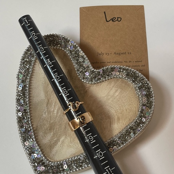 Bran New Leo ♌️ 2PCS Rings - Picture 6 of 8
